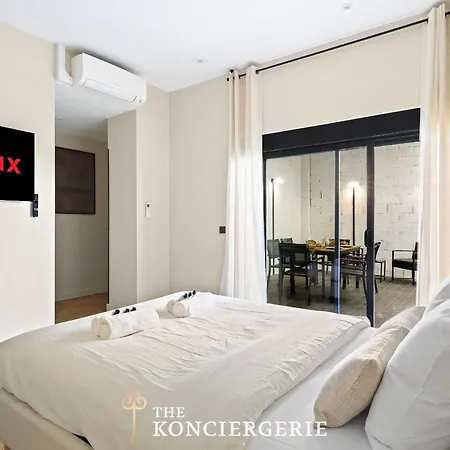 Design Avec Terasse Et Climatisation *