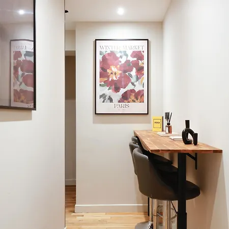 Design Avec Terasse Et Climatisation * باريس